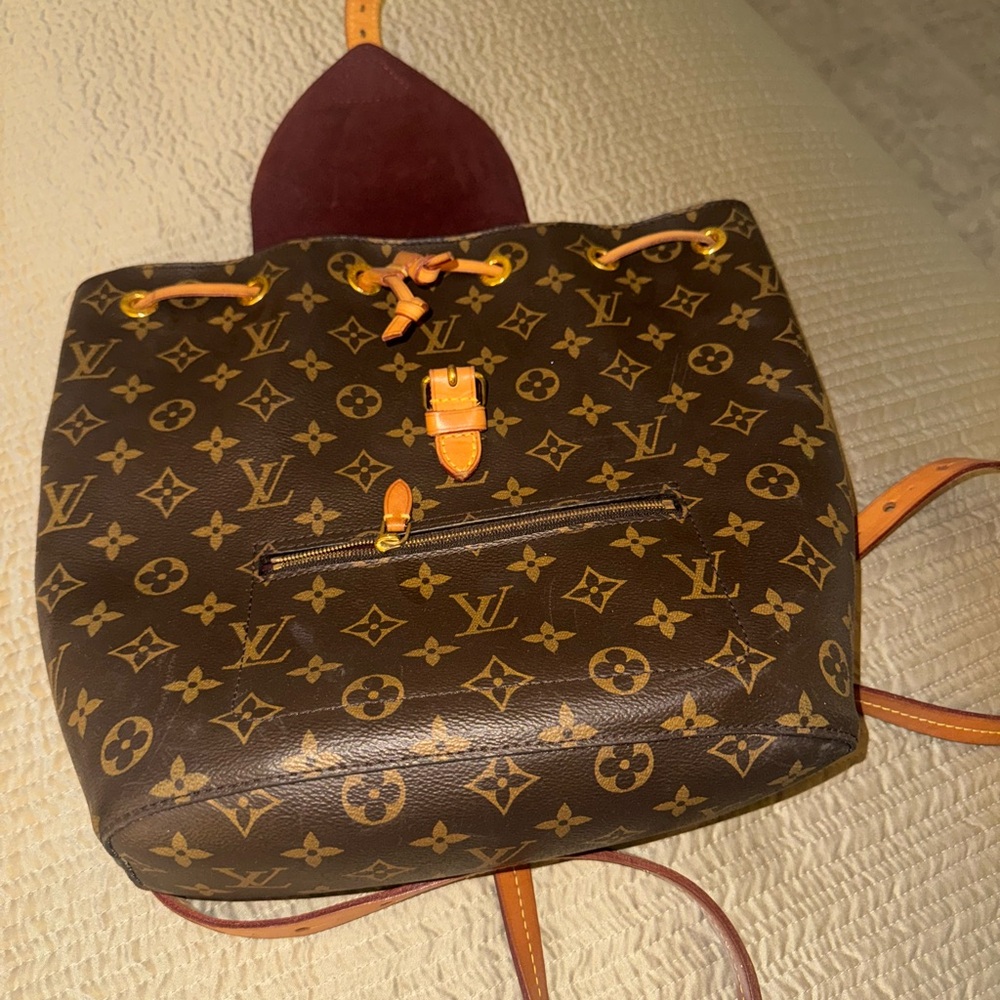 Louis Vuitton Drawstring Backpack - Picture 2 of 3